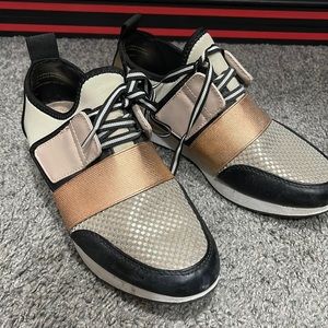 Mossimo sneakers